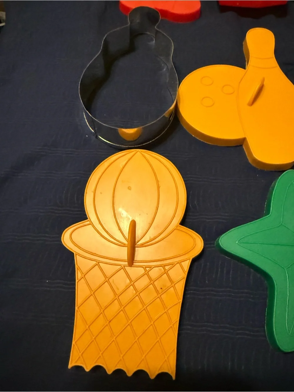 Vintage Plastic Cookie Cutters Lot 22 wilton,hallmark 1970s 1980s plastic